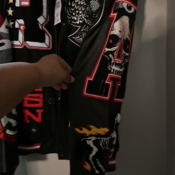 Men’s Reasons Letter Patch Jacket - Picture 4 of 4